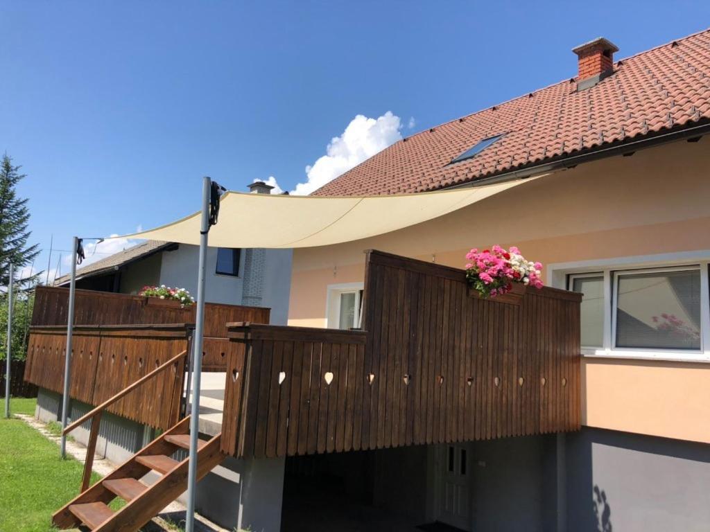 מויסטראנה Apartma Kreda מראה חיצוני תמונה
